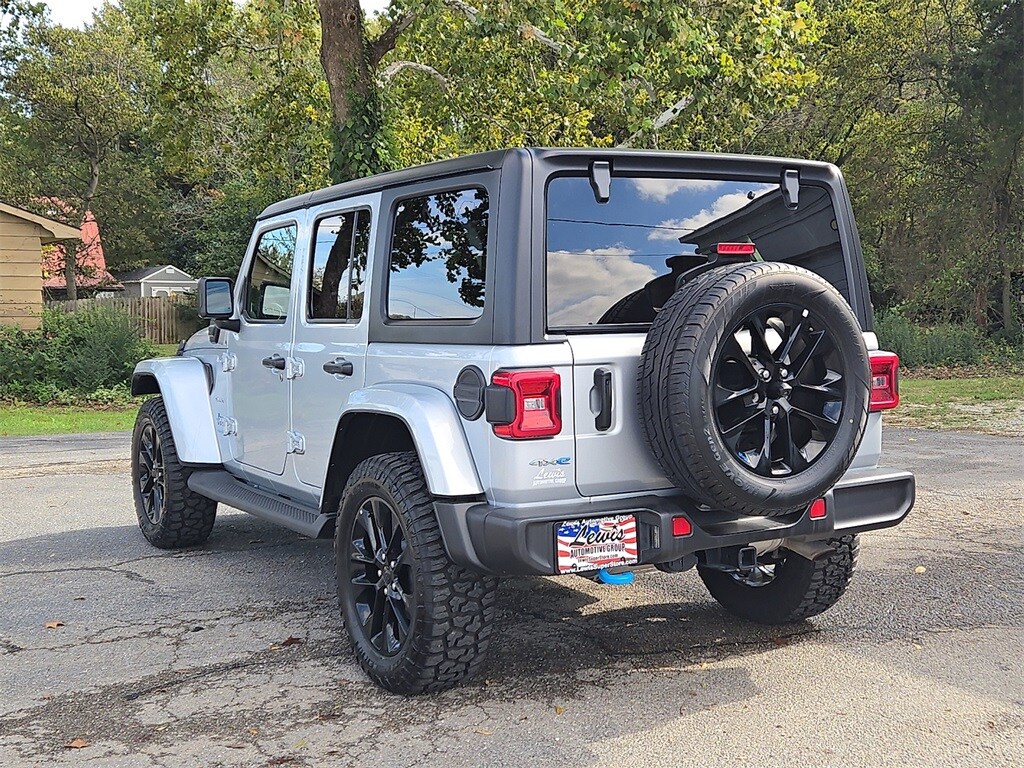 2023 Jeep Wrangler Sahara 4xe photo 3