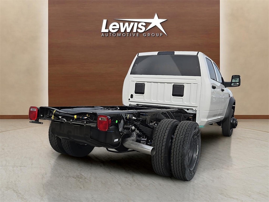 New 2026 Ram 5500 Chassis Cab TRADESMAN CREW 4X4 60' CA Pickup