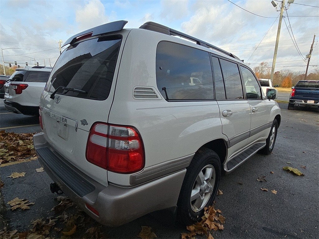 2005 Toyota Land Cruiser Base photo 2