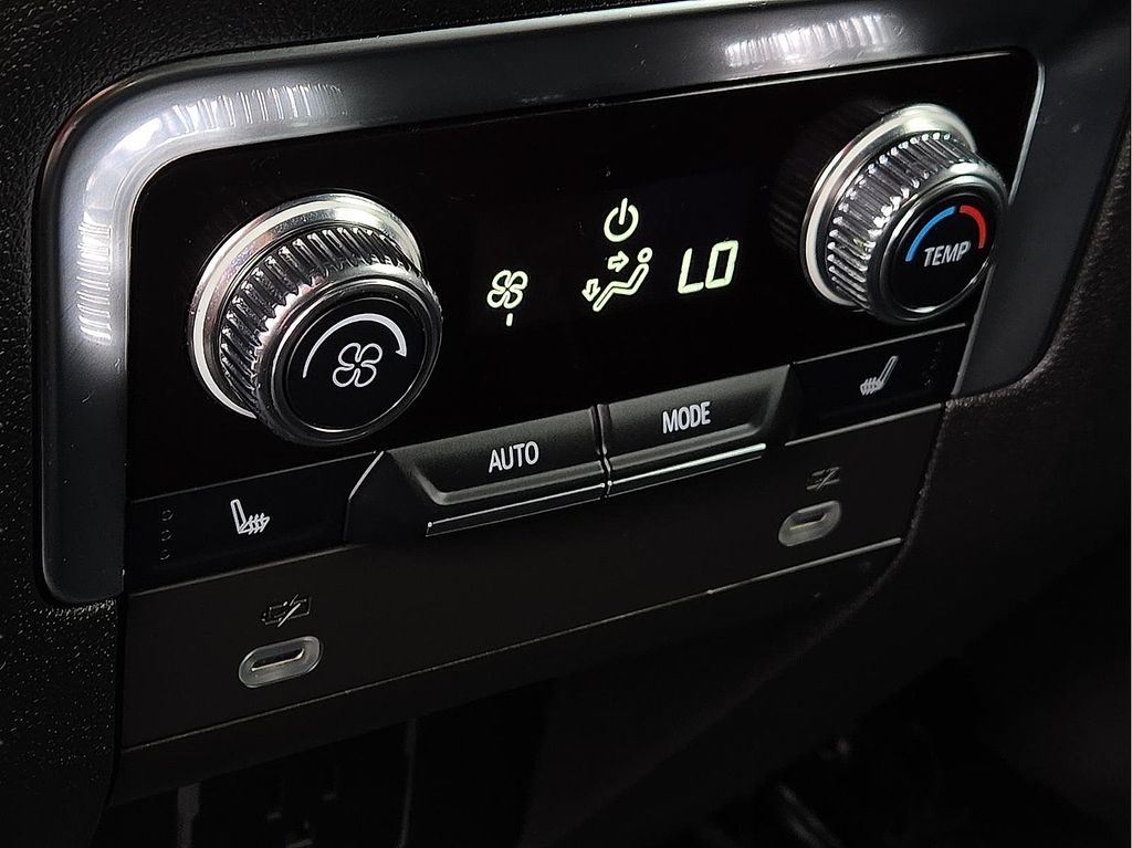 2023 GMC Yukon XL AT4 - Photo 11