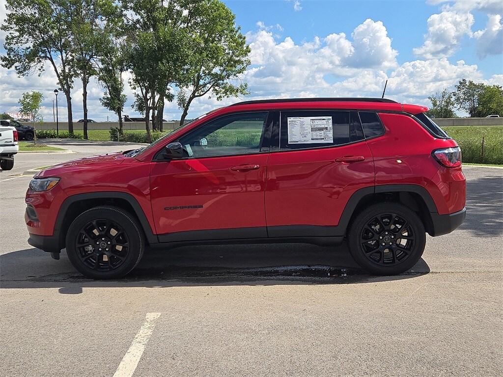 2025 Jeep Compass Latitude Sport photo 2
