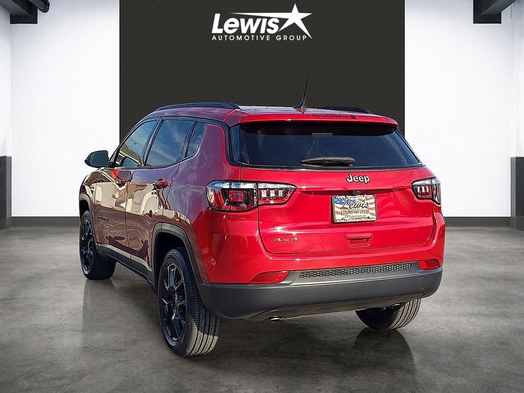 Used 2025 Jeep Compass Latitude SUV
