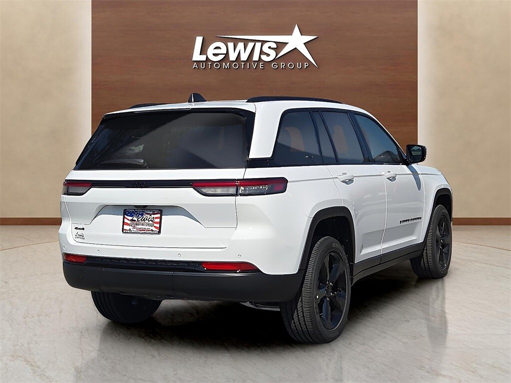2025 Jeep Grand Cherokee Altitude photo 3