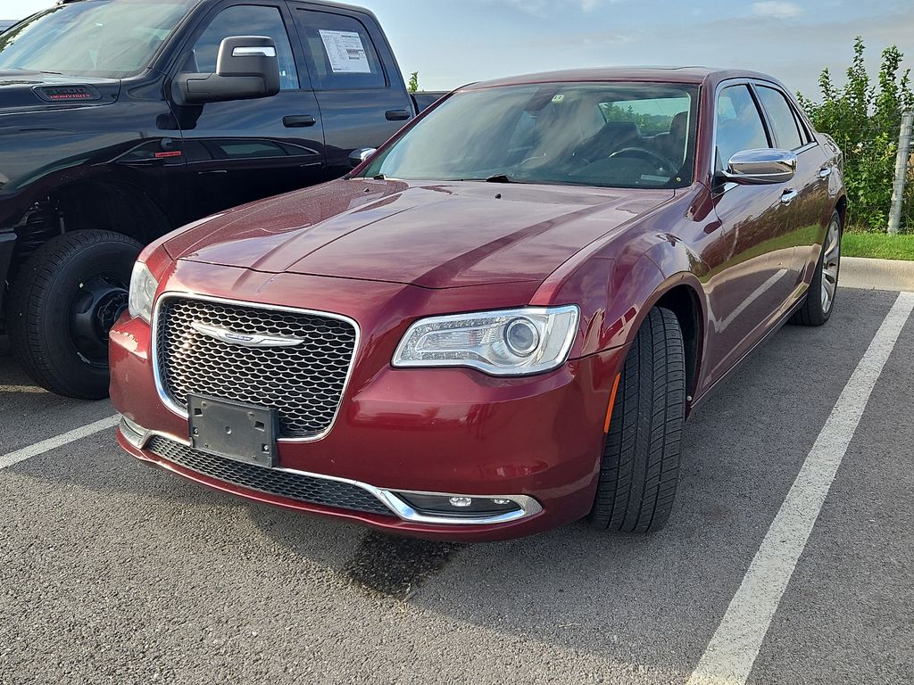 2019 Chrysler 300 Limited's photo
