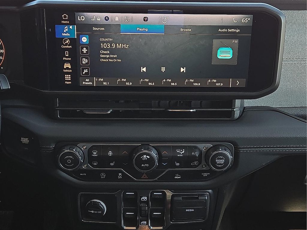 2024 Jeep Wrangler 4-Door Sahara - Photo 12