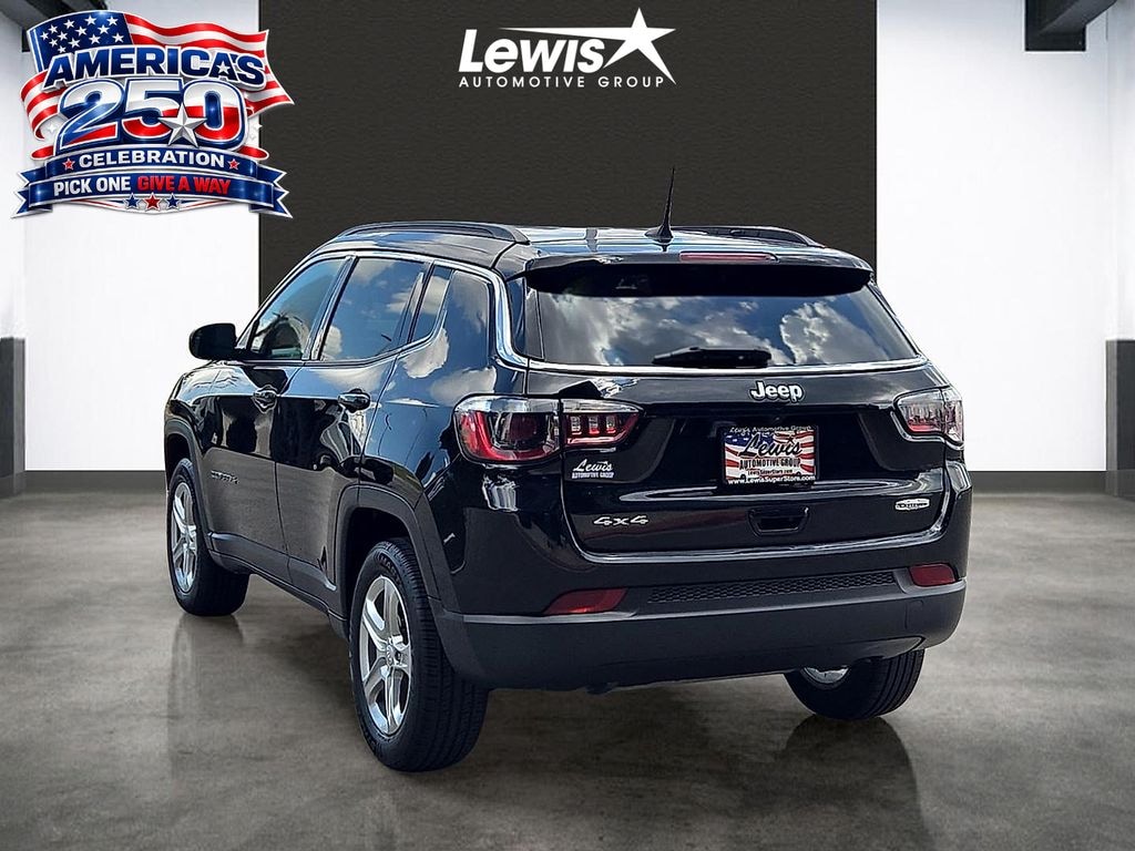 Used 2024 Jeep Compass Latitude SUV