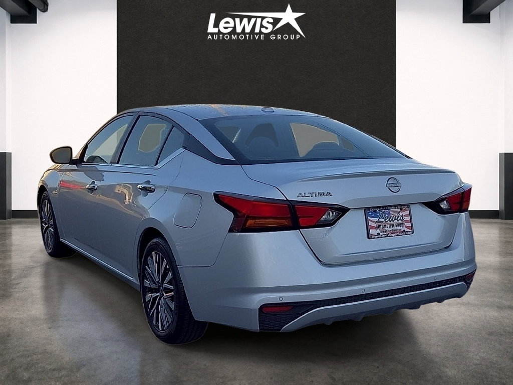 Used 2025 Nissan Altima 2.5 SV Sedan