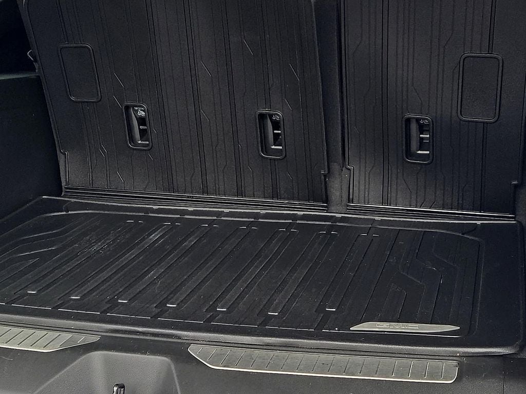 2023 GMC Yukon XL AT4 - Photo 8