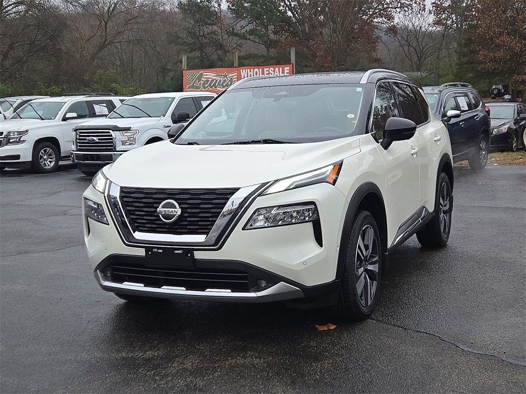 2021 Nissan Rogue Platinum's photo