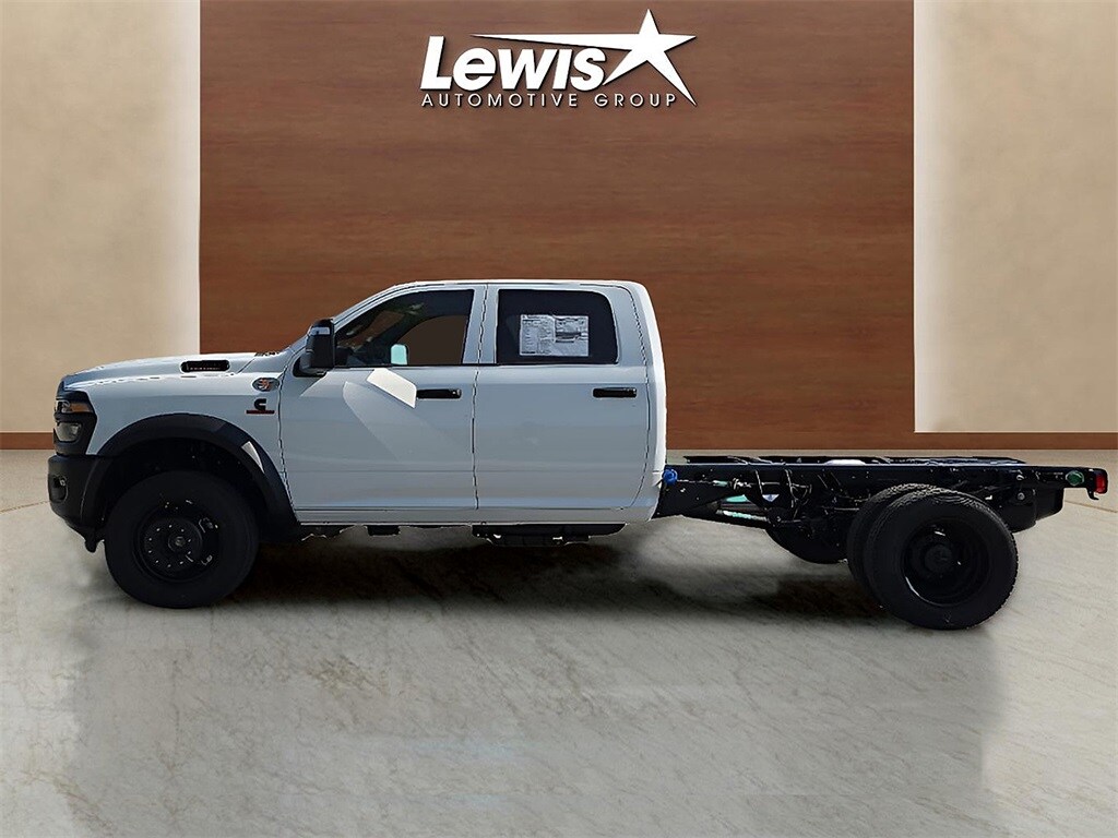 2025 Ram 4500 Tradesman photo 3