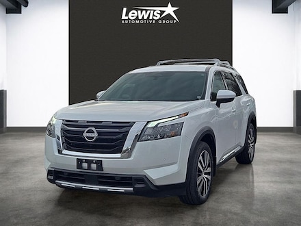2025 Nissan Pathfinder Platinum SUV