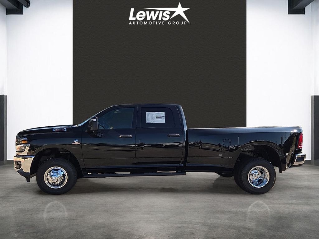 New 2026 Ram 3500 TRADESMAN CREW CAB 4X4 8' BOX Pickup