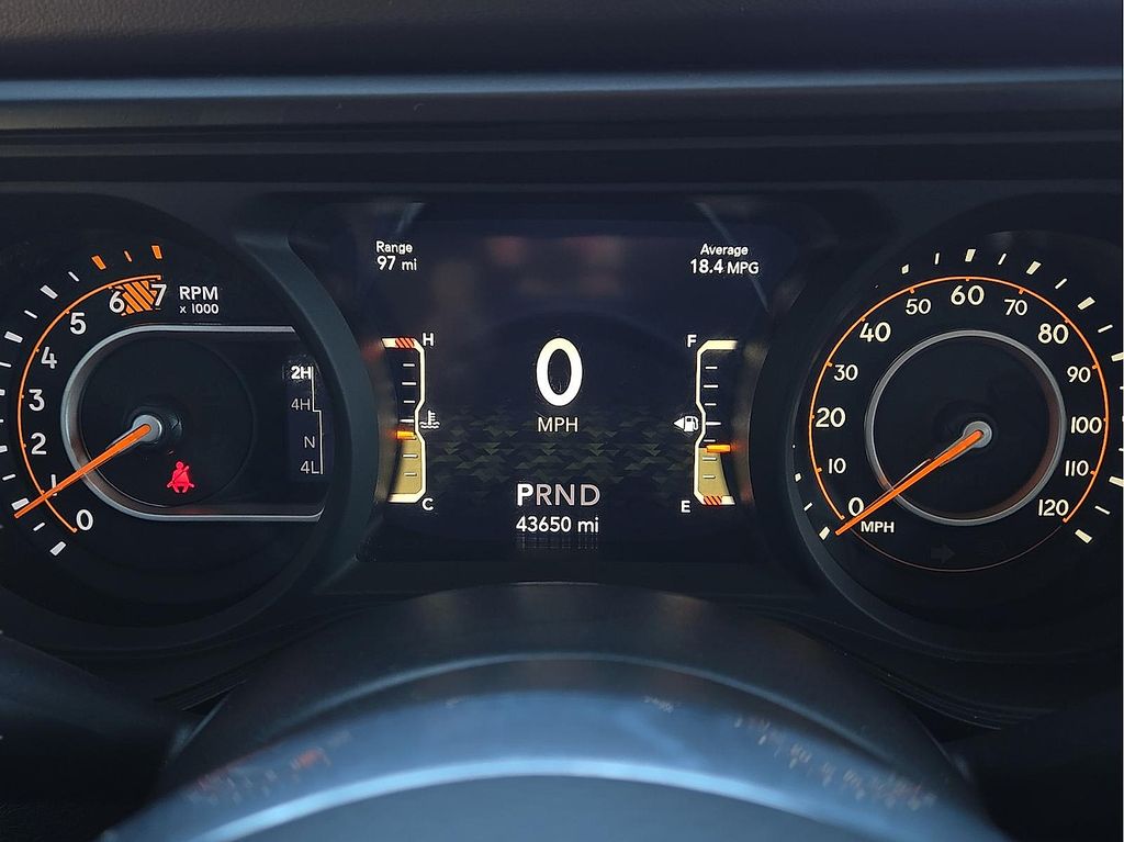 2024 Jeep Wrangler 4-Door Sahara - Photo 18