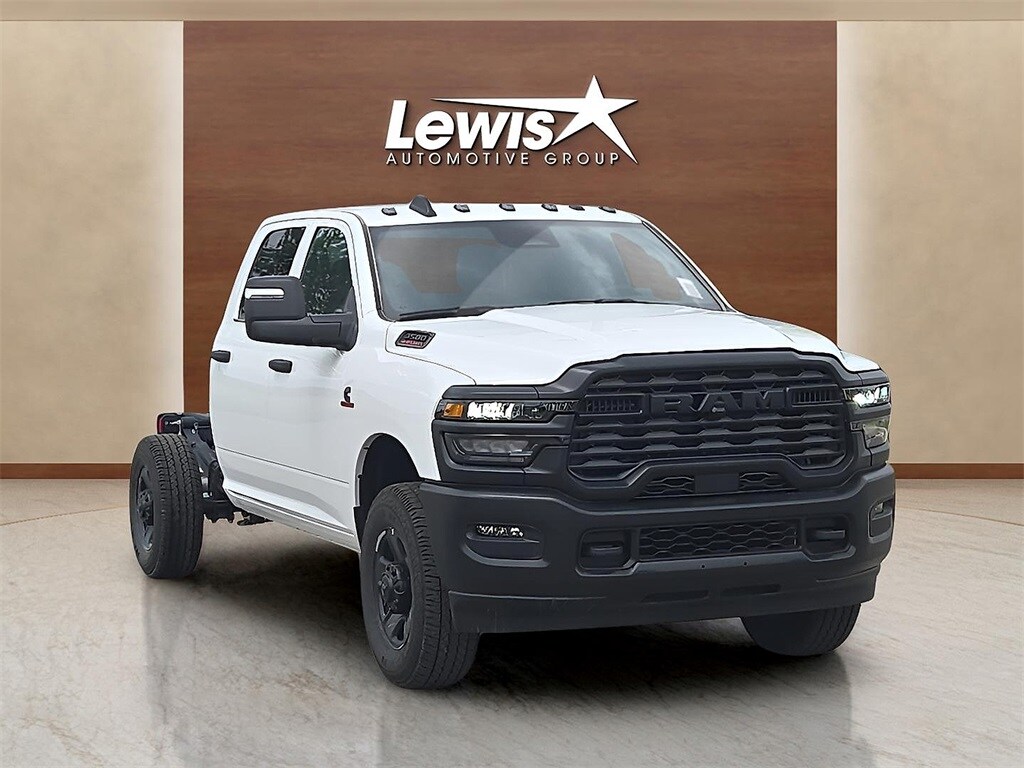 New 2025 Ram 3500 Chassis Cab 3500 TRADESMAN CREW CAB CHASSIS 4X4 60' CA Pickup