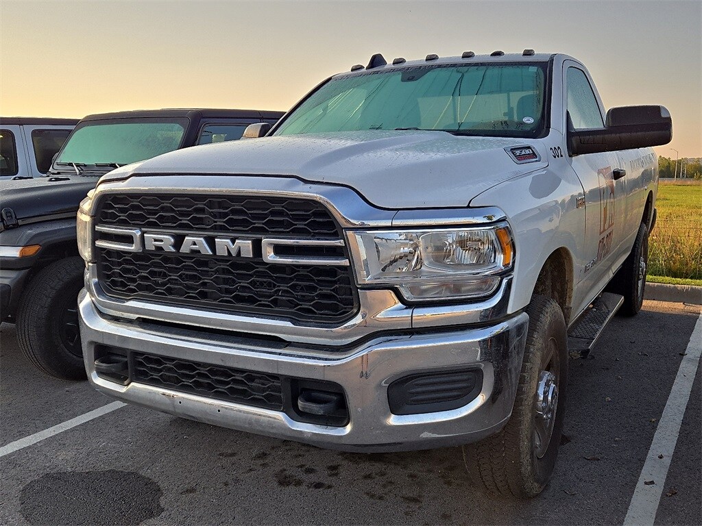 2019 Ram 3500 Tradesman photo 2