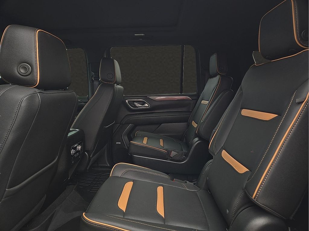 2023 GMC Yukon XL AT4 - Photo 10