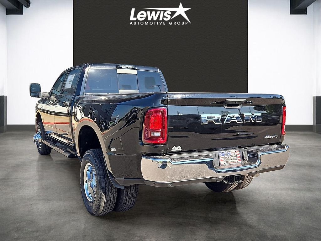 New 2026 Ram 3500 TRADESMAN CREW CAB 4X4 8' BOX Pickup