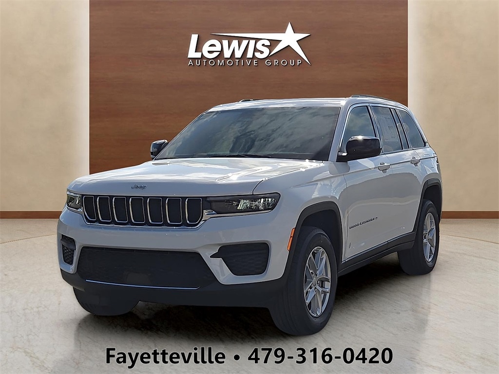 New 2025 Jeep Grand Cherokee LAREDO X 4X4 Sport Utility