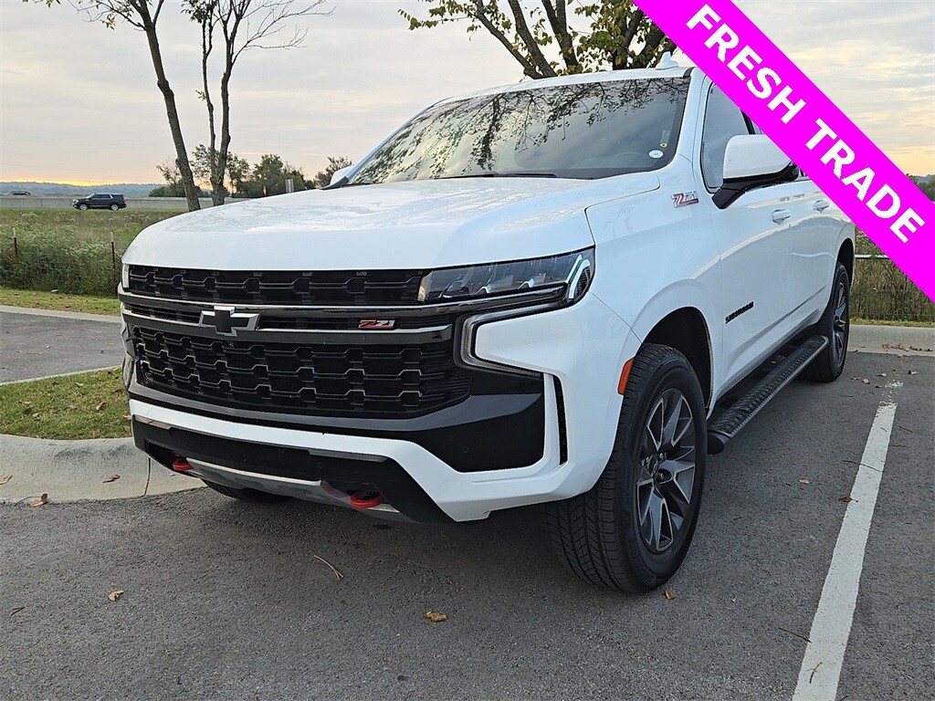 2022 Chevrolet Suburban Z71 photo 2