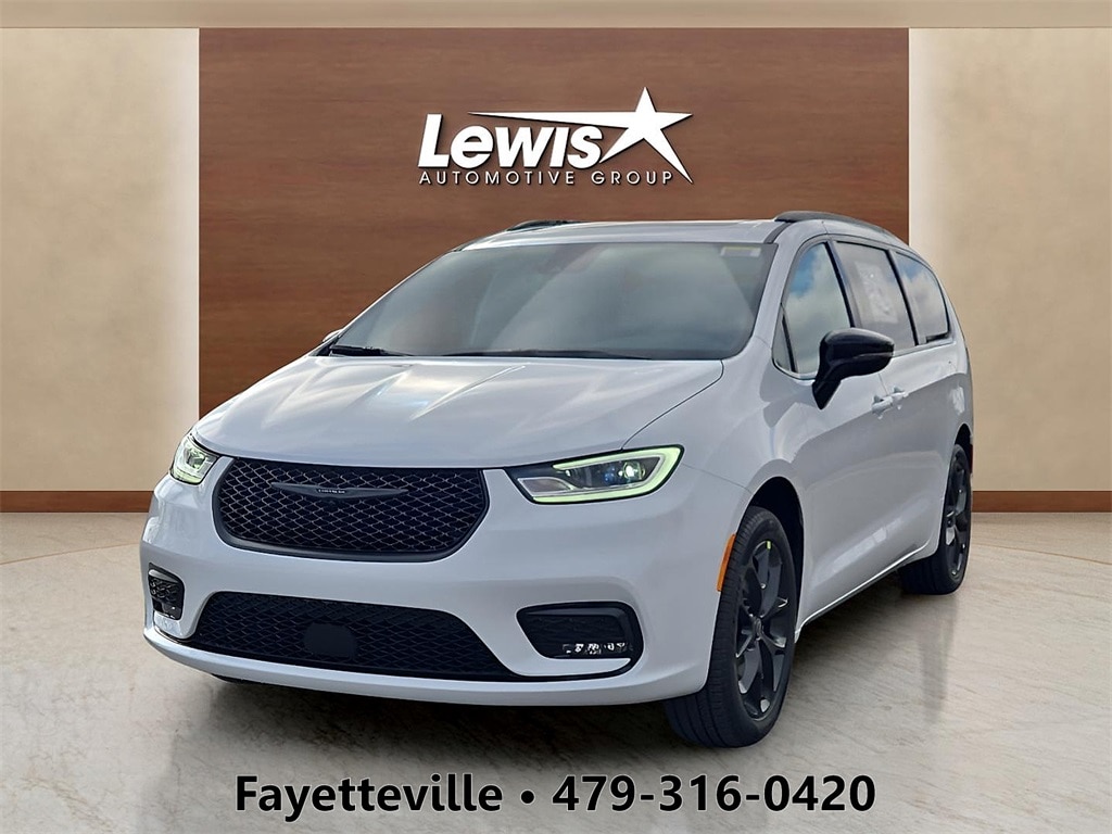 2026 Chrysler Pacifica Limited's photo