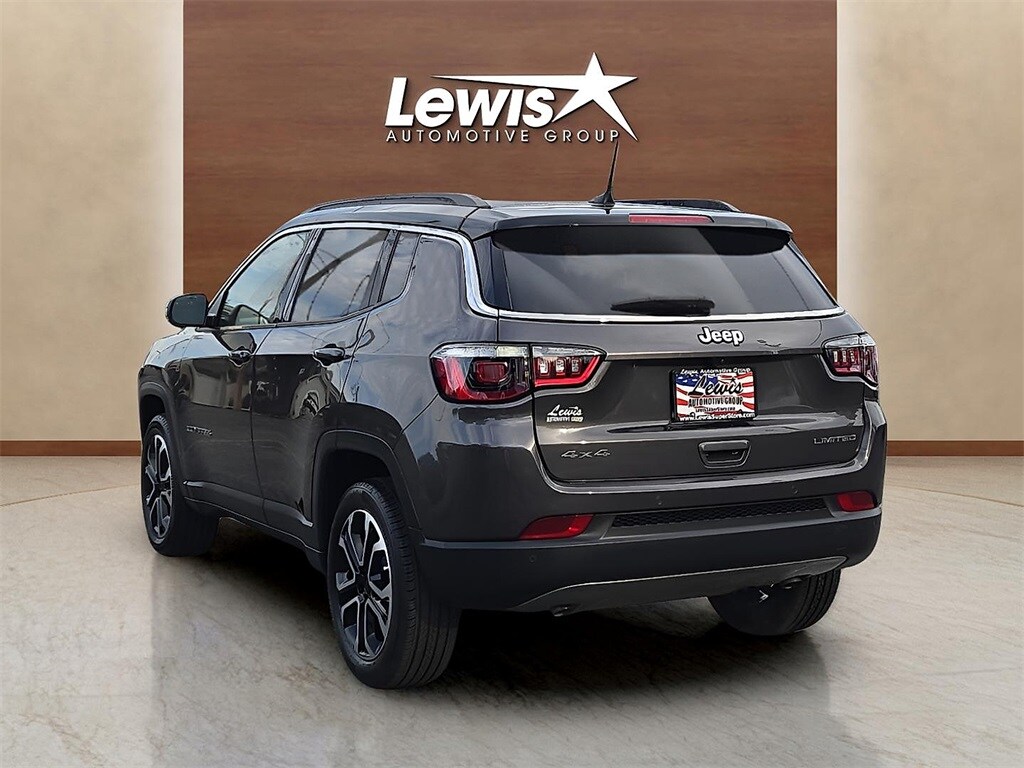 2024 Jeep Compass Limited photo 3