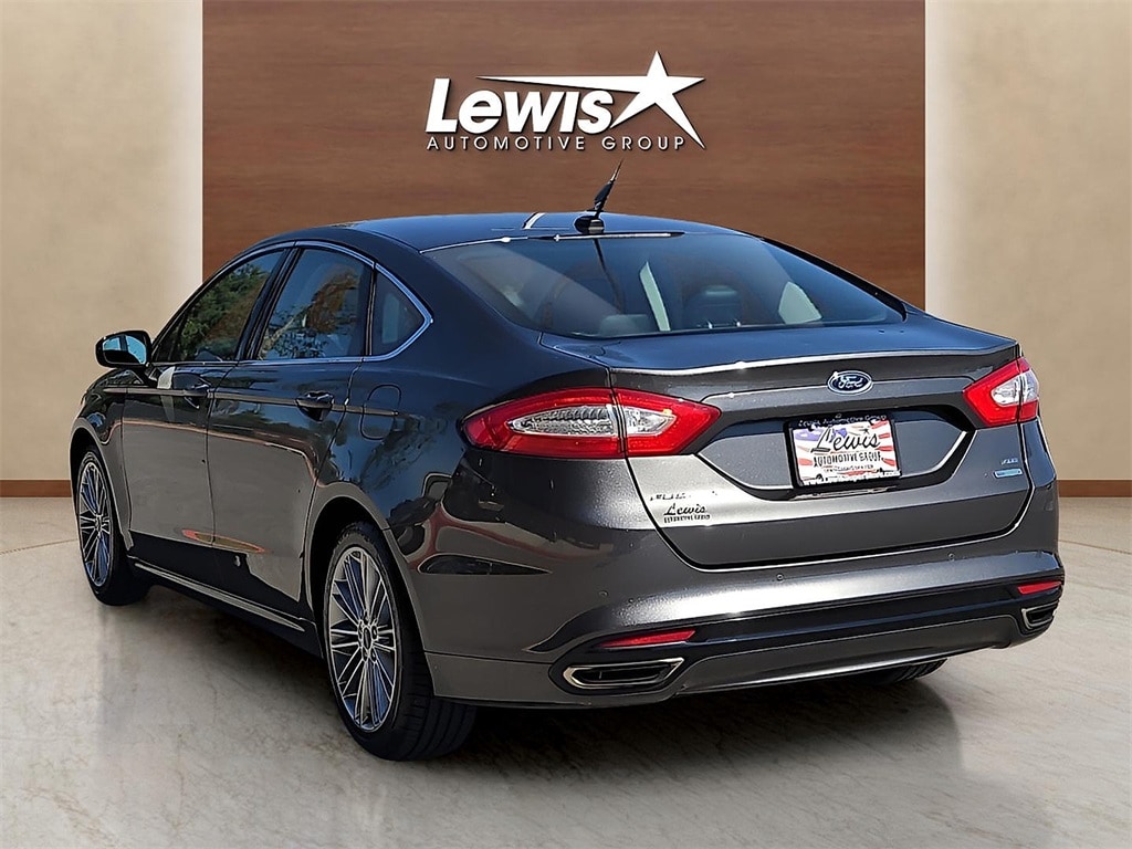 Used 2016 Ford Fusion SE Sedan
