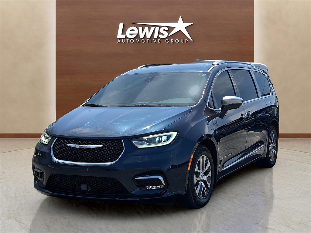 2022 Chrysler Pacifica Hybrid Pinnacle photo 2