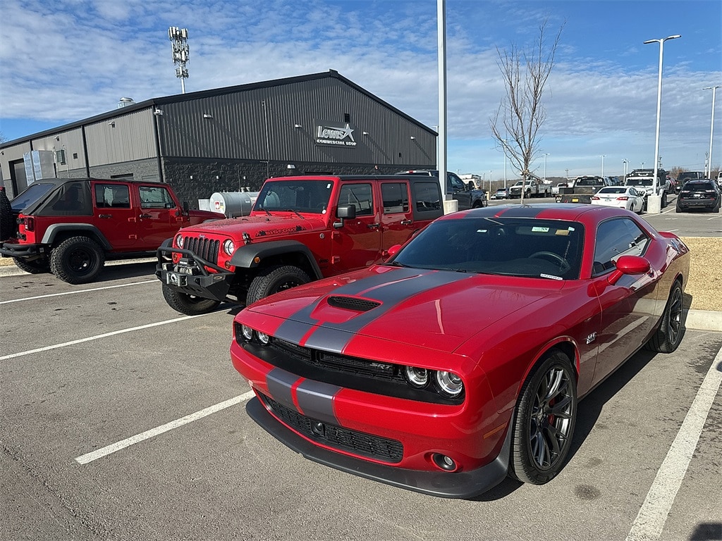 2016 Dodge Challenger SRT's photo
