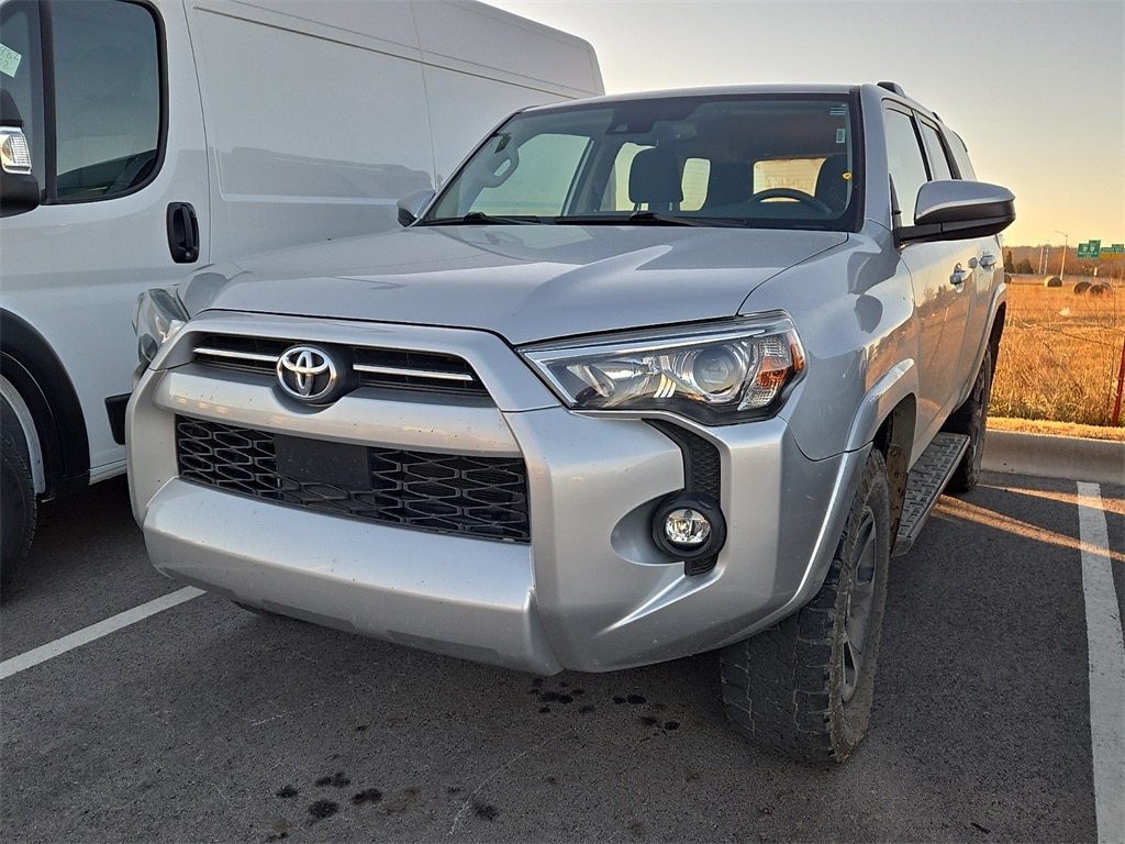 2022 Toyota 4Runner SR5's photo