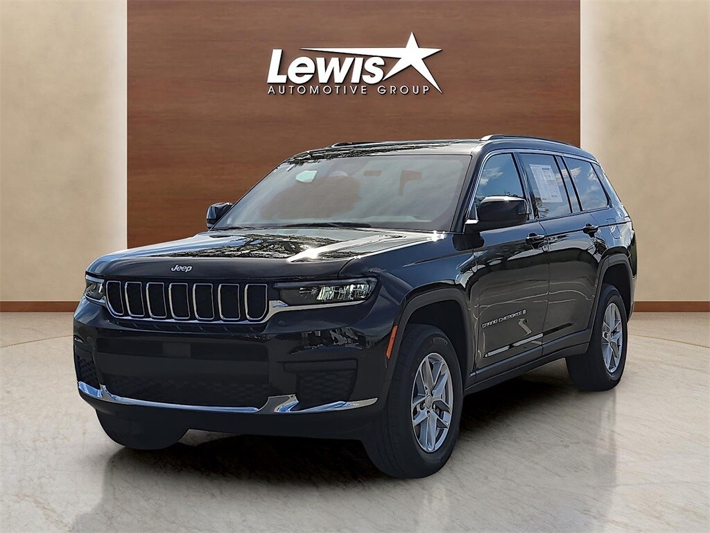 2025 Jeep Grand Cherokee Laredo photo 2