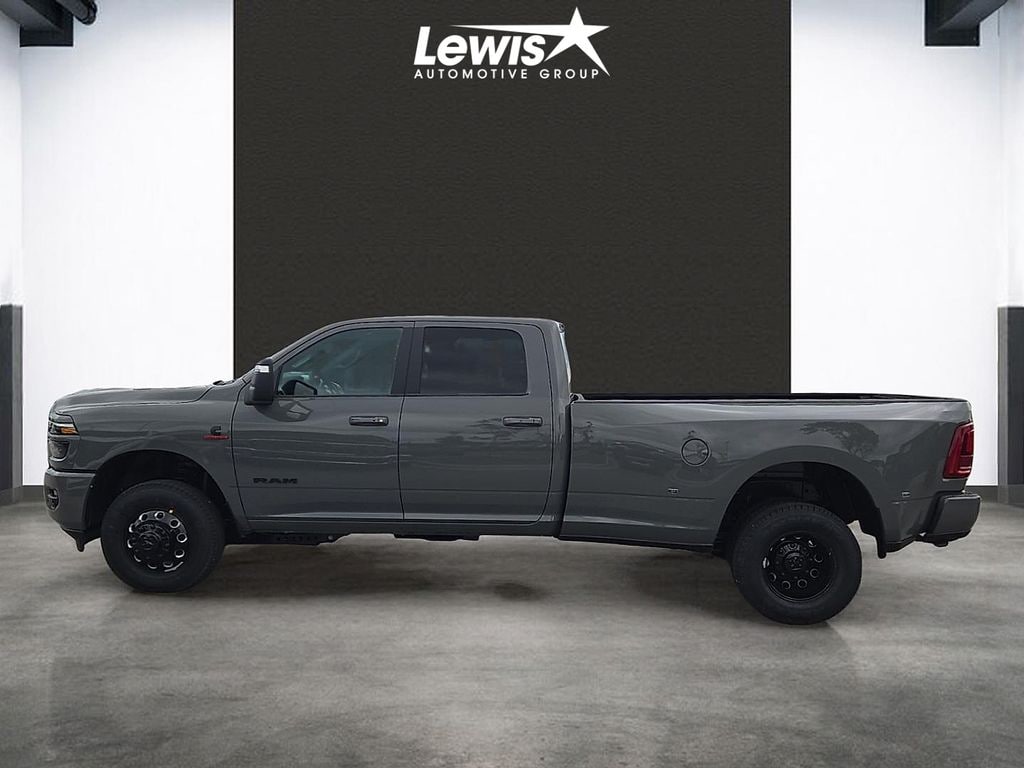 New 2026 Ram 3500 LARAMIE CREW CAB 4X4 8' BOX Pickup
