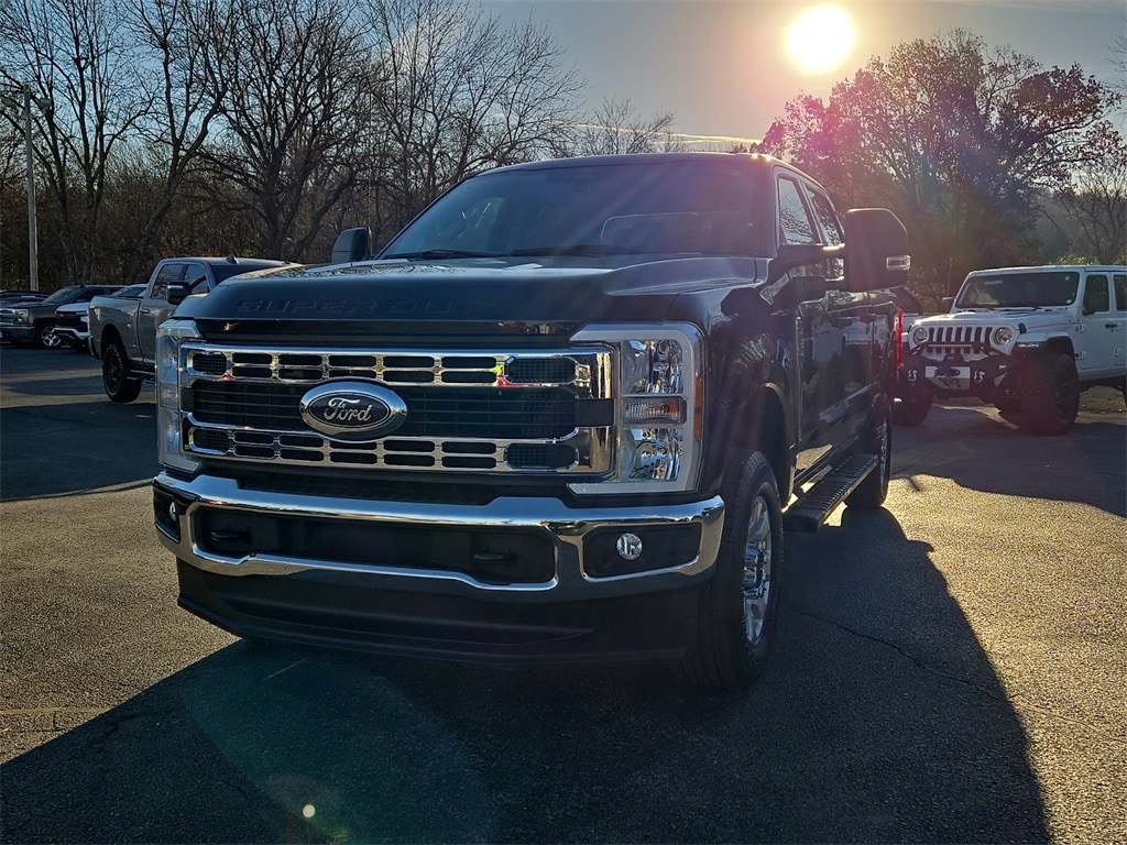 2024 Ford F-250 Super Duty XL's photo