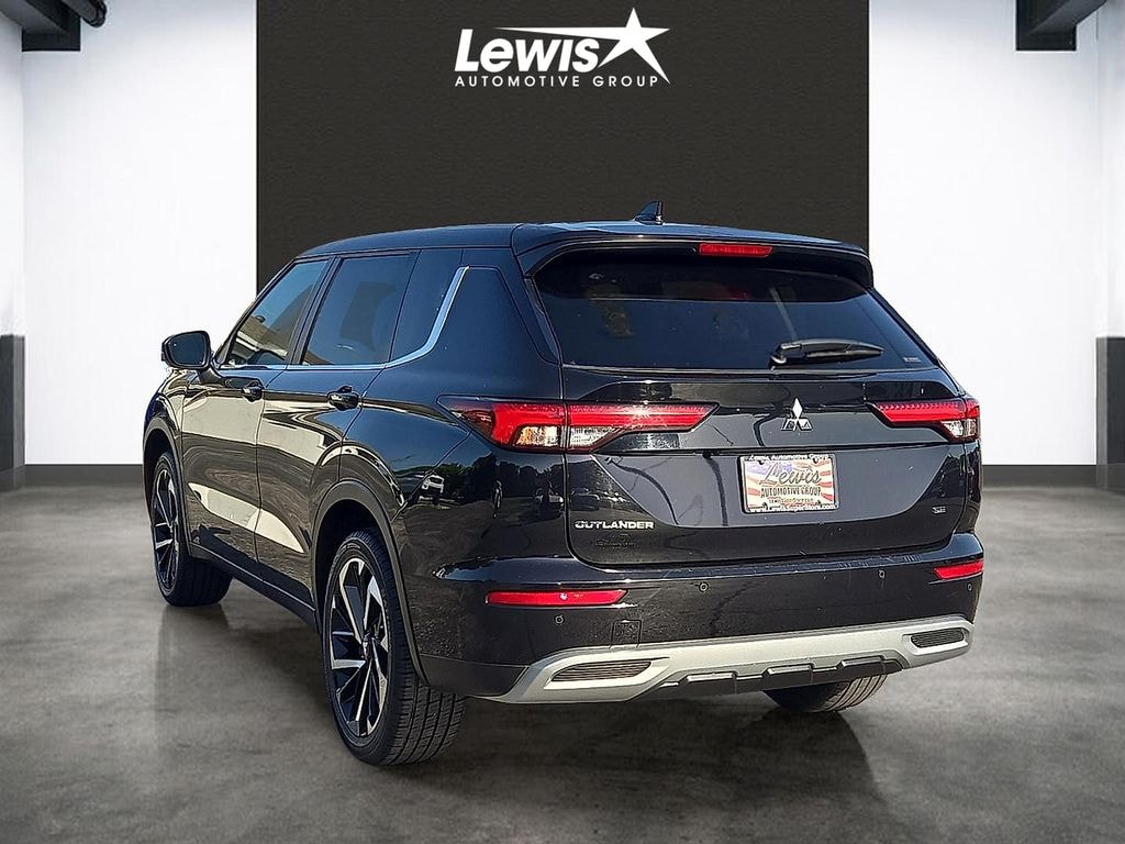 Used 2024 Mitsubishi Outlander SE SUV