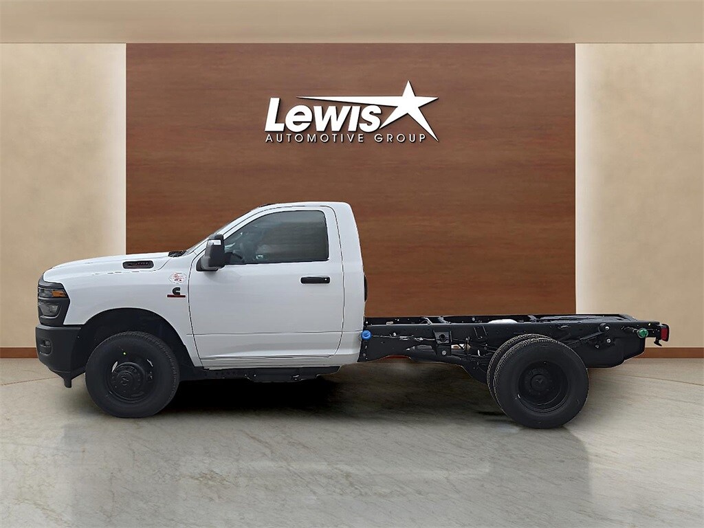 2025 Ram 3500 Tradesman photo 3