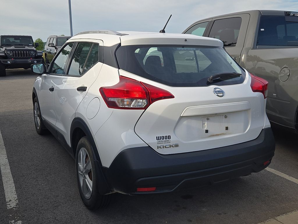 Used 2018 Nissan Kicks S with VIN 3N1CP5CU6JL522790 for sale in Fayetteville, AR