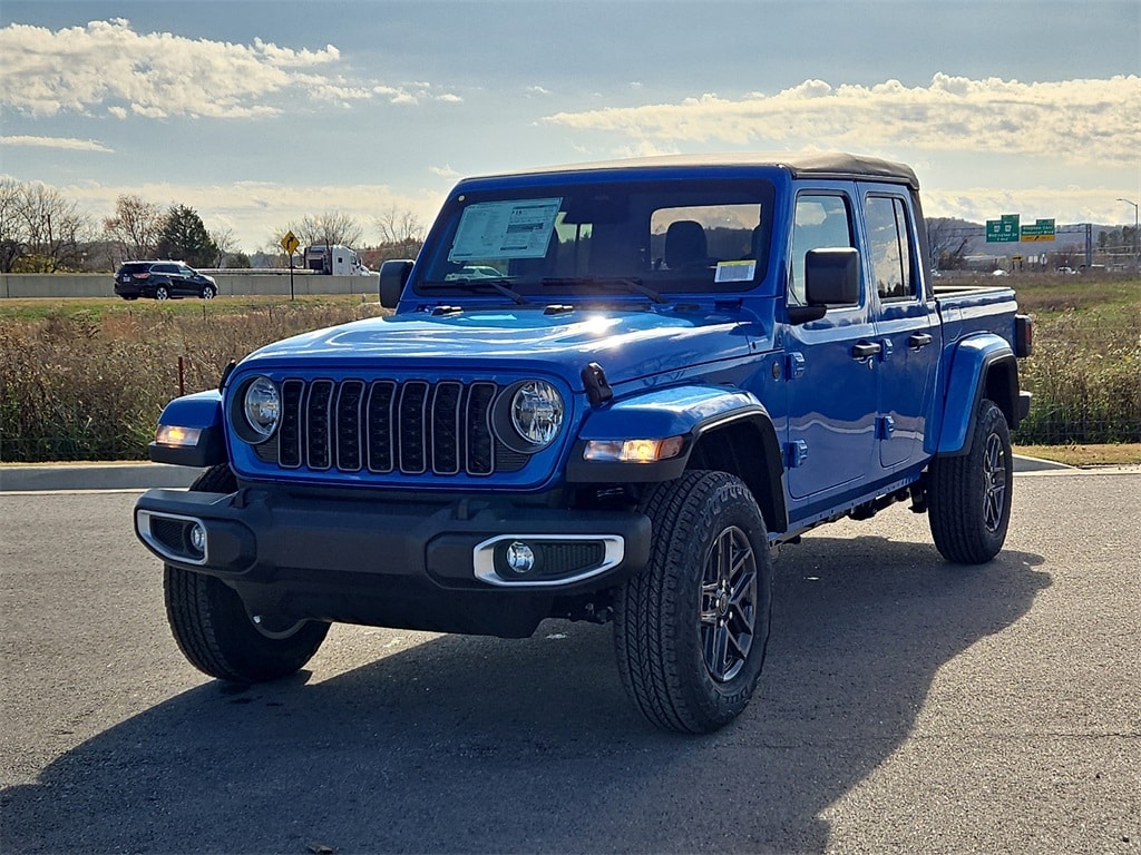 2026 Jeep Gladiator Sport S's photo