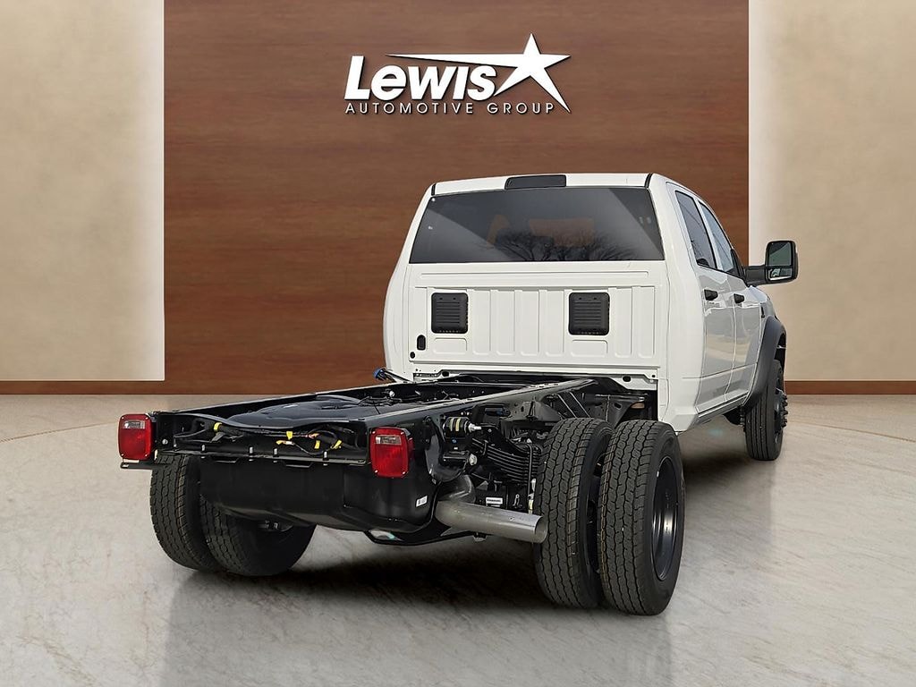 New 2026 Ram 4500 Chassis Cab TRADESMAN CREW 4X4 60' CA Pickup