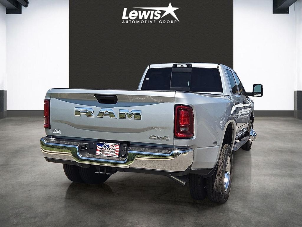 New 2026 Ram 3500 TRADESMAN CREW CAB 4X4 8' BOX Pickup