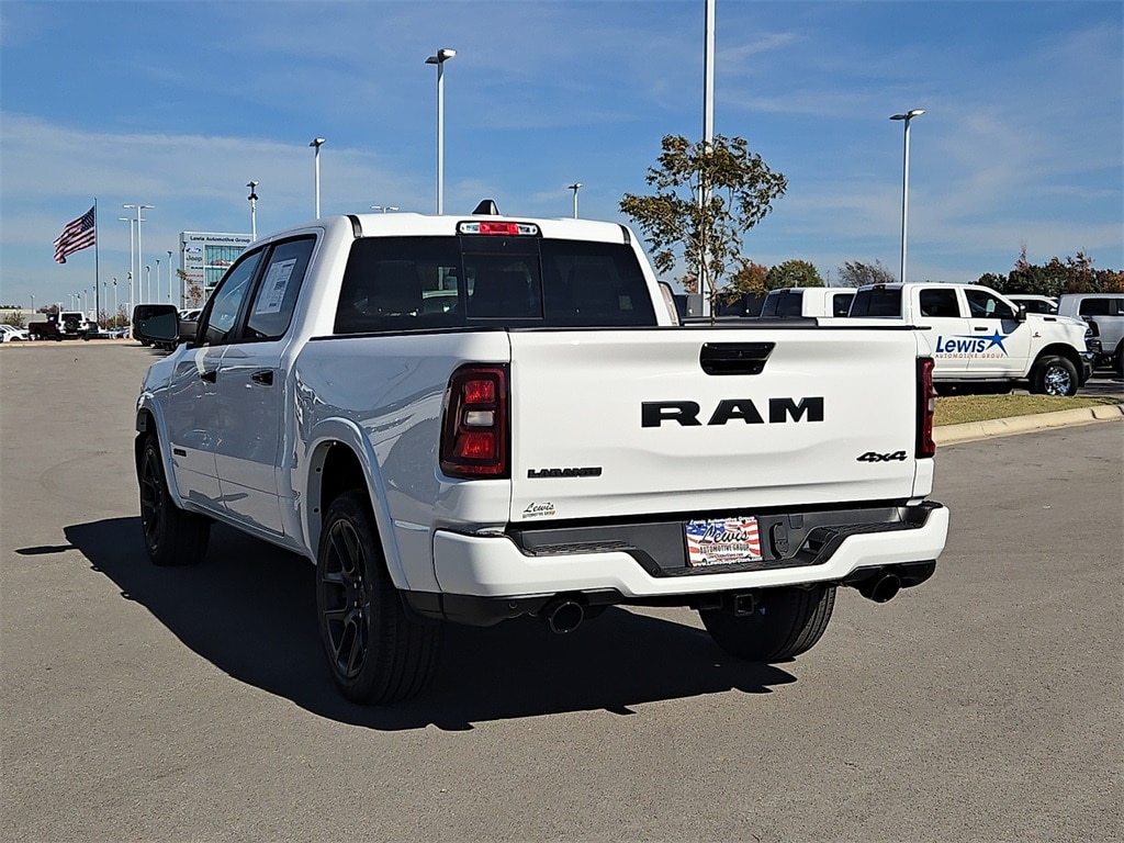 New 2026 Ram 1500 LARAMIE CREW CAB 4X4 5'7 BOX Pickup