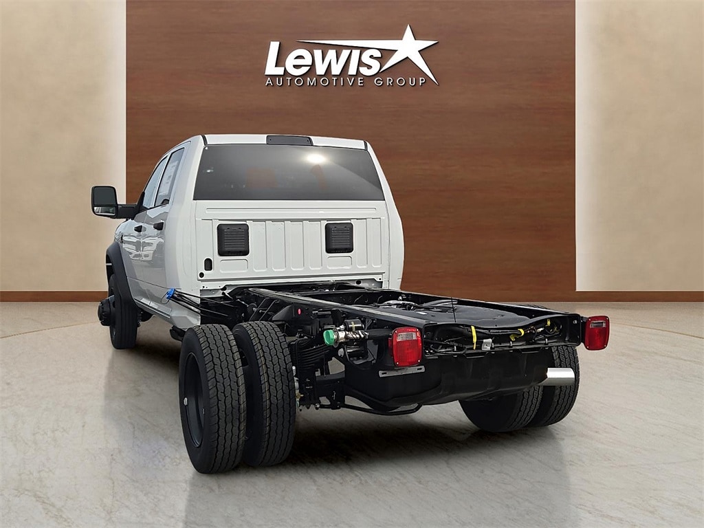 New 2026 Ram 5500 Chassis Cab TRADESMAN CREW 4X4 60' CA Pickup