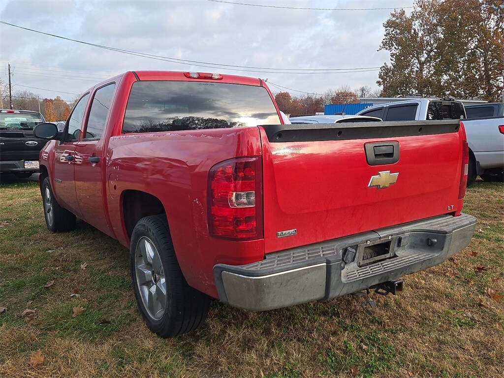 2011 Chevrolet Silverado 1500 LT photo 2