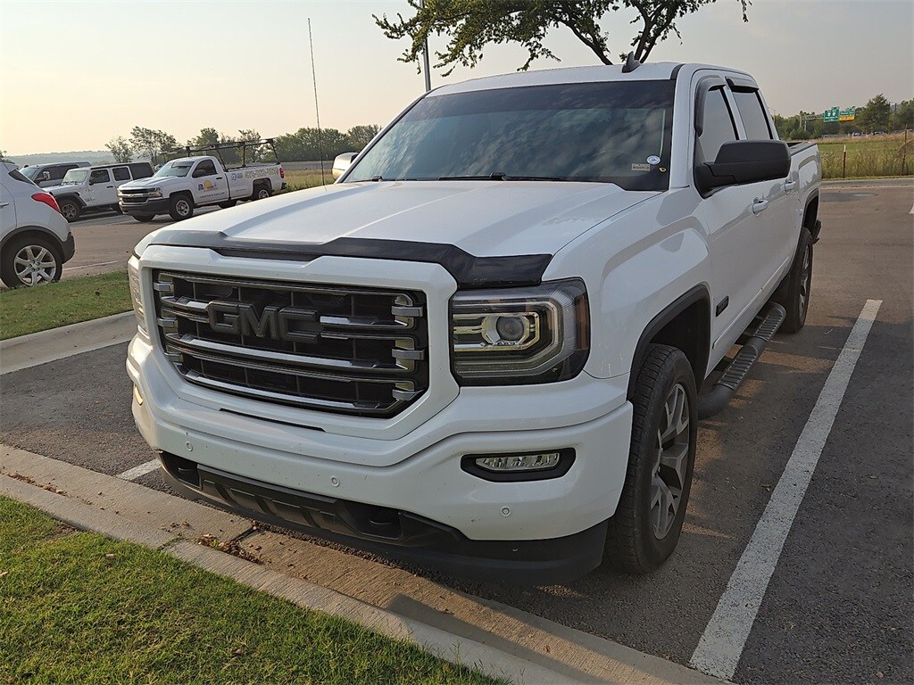 2017 Gmc Sierra 1500 SLT photo 2