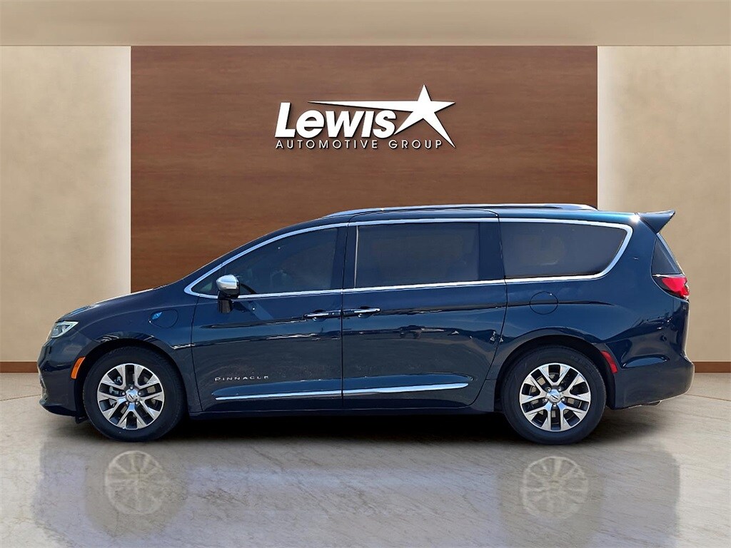 2022 Chrysler Pacifica Hybrid Pinnacle photo 3