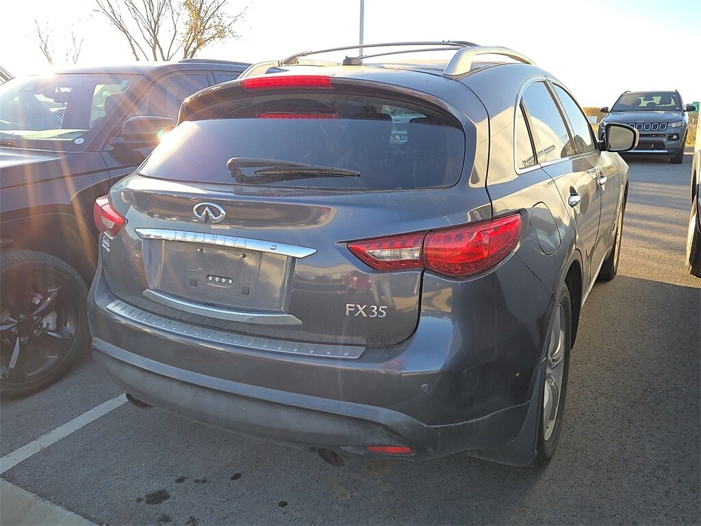 2010 Infiniti FX35 Base photo 3