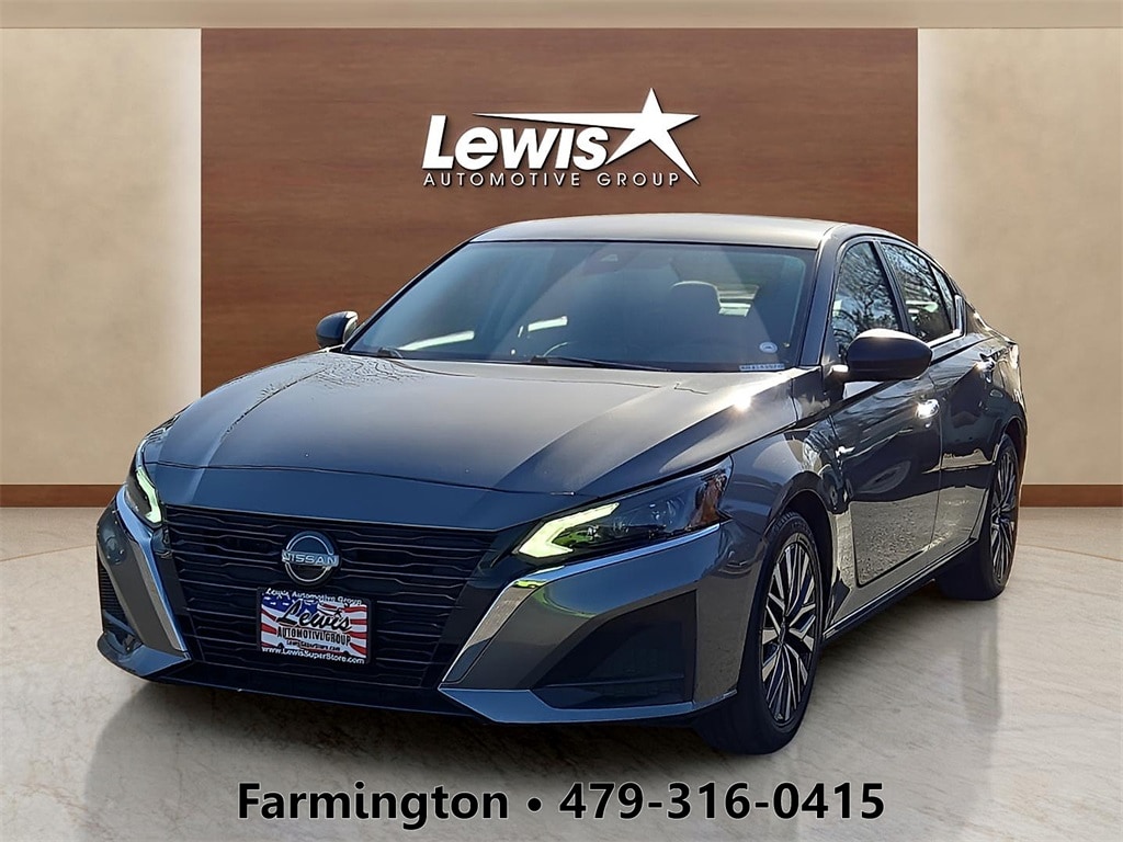 Used 2024 Nissan Altima 2.5 SV Sedan