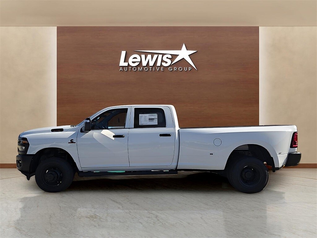 New 2026 Ram 3500 TRADESMAN CREW CAB 4X4 8' BOX Pickup