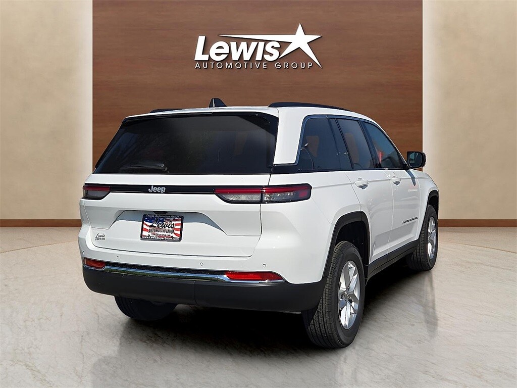 2025 Jeep Grand Cherokee Laredo photo 4