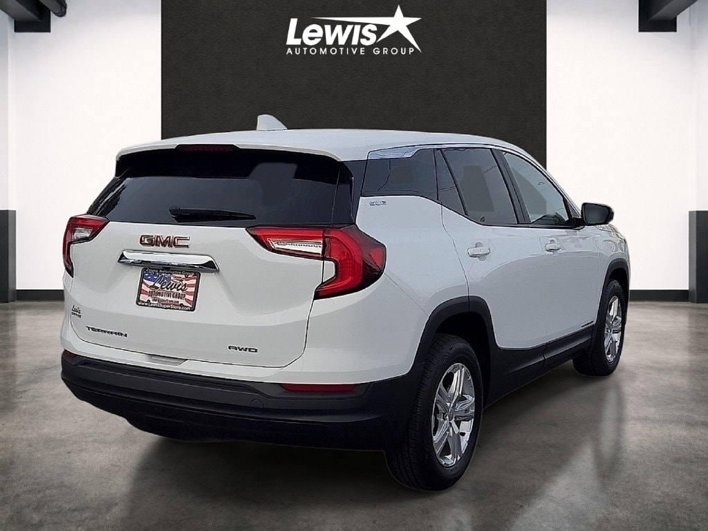 Used 2024 GMC Terrain SLE SUV