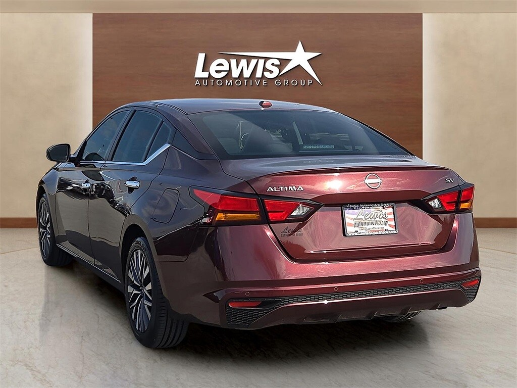 Used 2024 Nissan Altima 2.5 SV Sedan