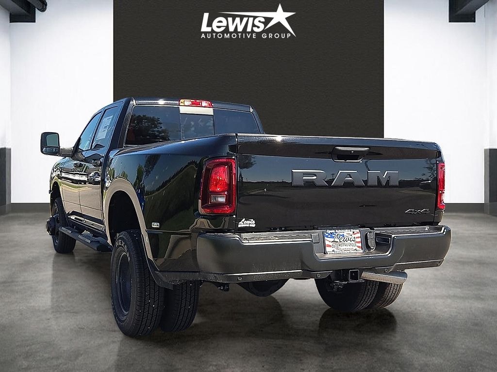 New 2026 Ram 3500 TRADESMAN CREW CAB 4X4 8' BOX Pickup